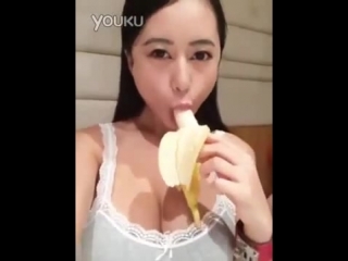 asian sucks banana